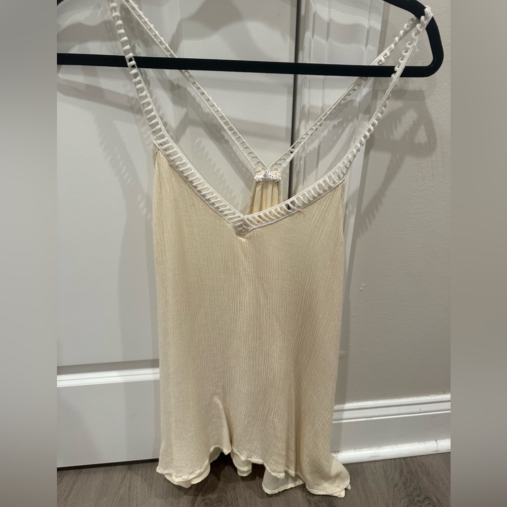 lucca crème flowy top size small